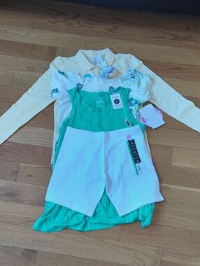Bundle    various brand  Mixed girl's Tops & Shorts      4pcs  size L,XL